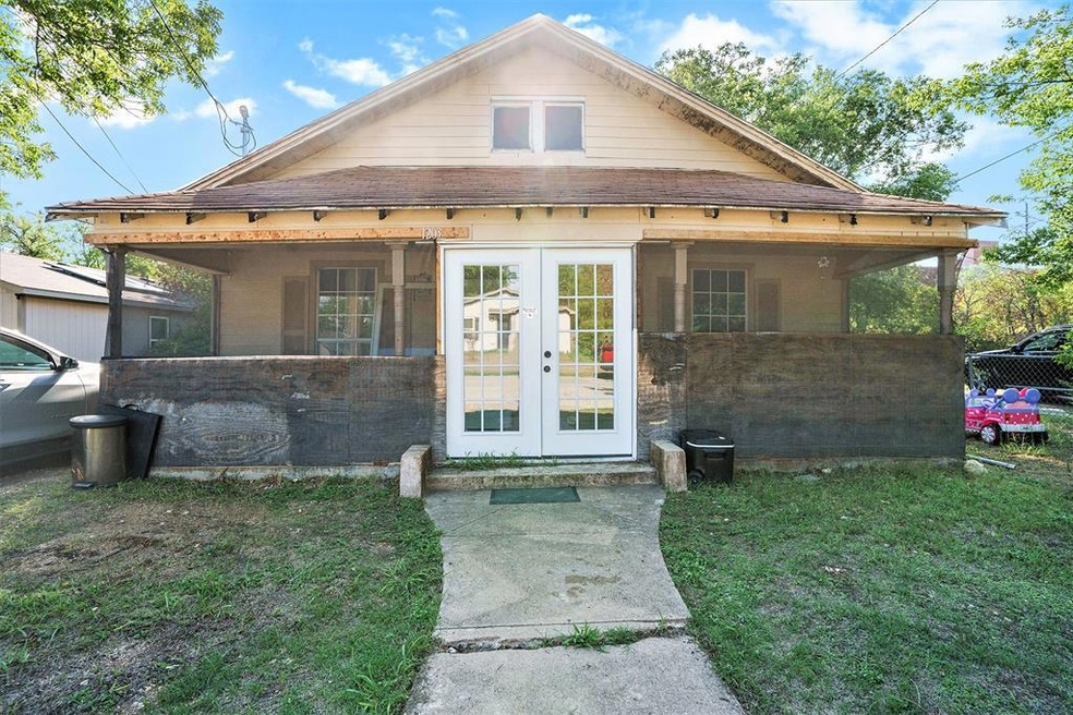 1203 N Brazos Ave, Cleburne, TX 76031 - photo 1