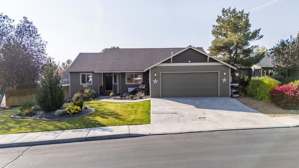 1-web-or-mls-2214 Lava Ct, Redmond-1
