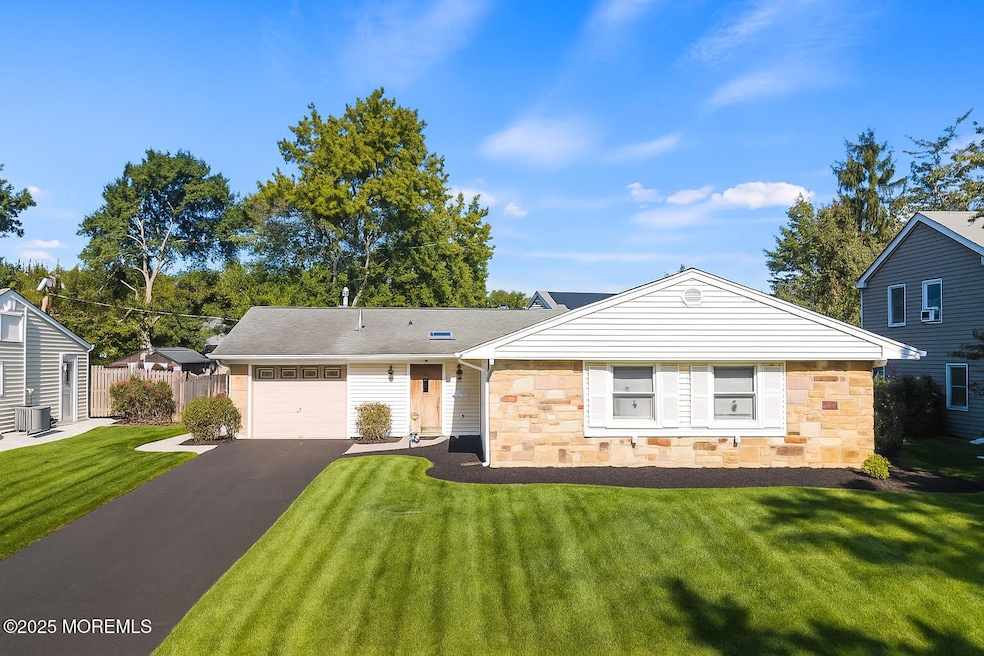 Pending $639,900 • Co-Listing Agent