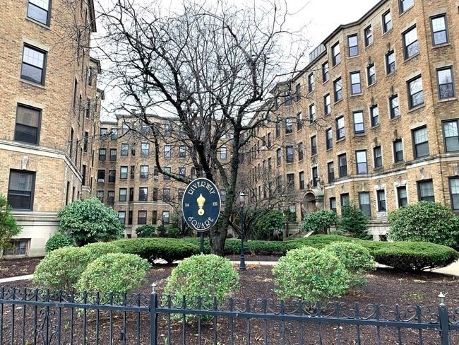 120 Riverway unit 1, Boston, MA 02215 - photo 1