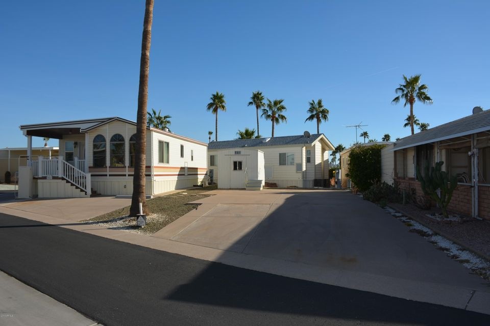 Lot Photo