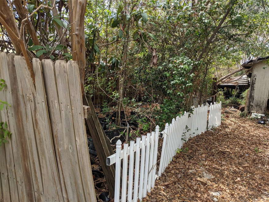 1126 Evanston St, Houston, TX 77015 - photo 1