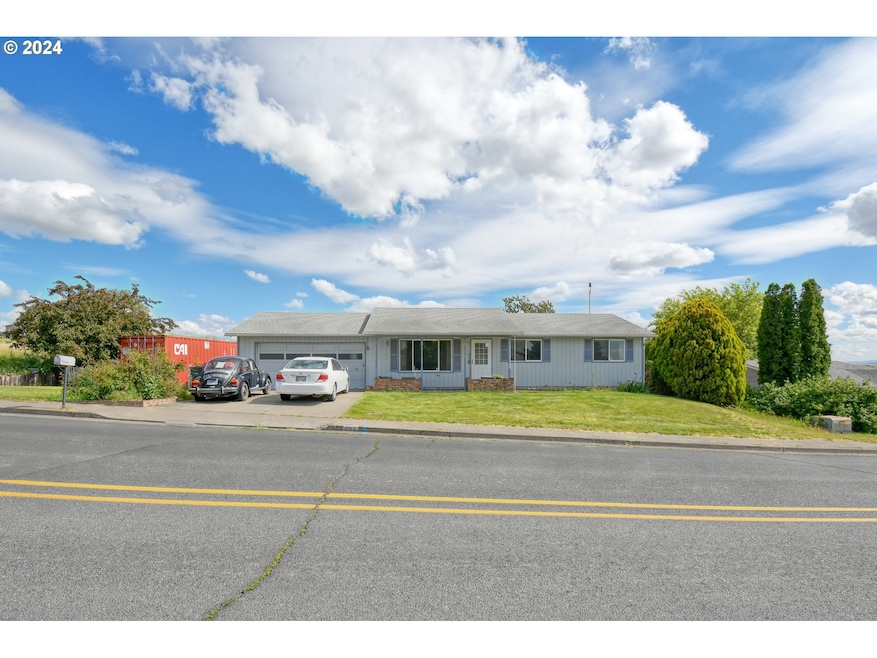 602 SW Nye Ave, Pendleton, OR 97801 - photo 1