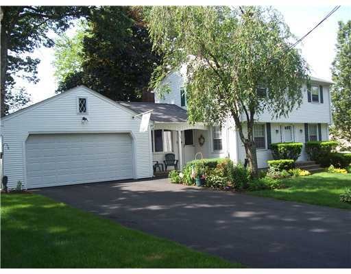 197 Mountain Laurel Dr, Cranston, RI 02920 - photo 1