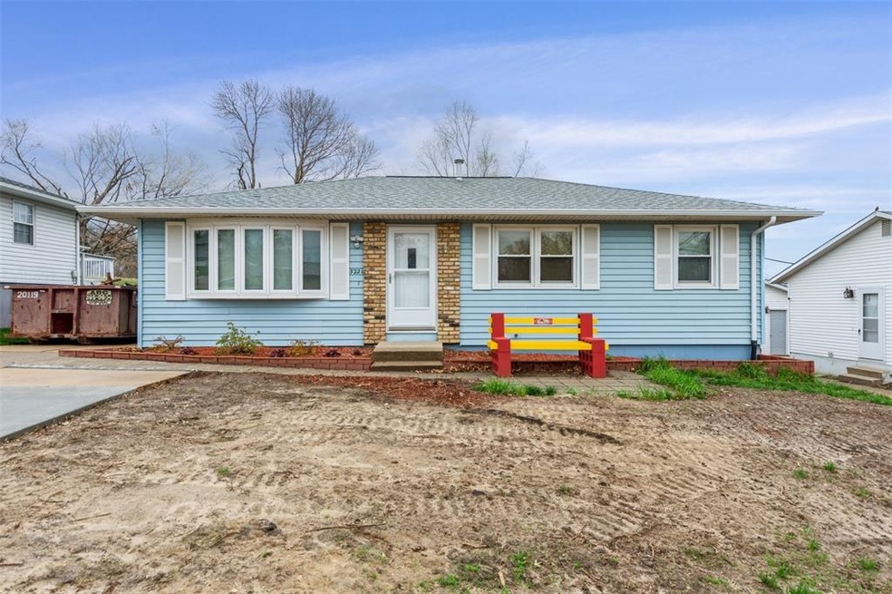 3221 Tamara Dr SW, Cedar Rapids, IA 52404 - photo 1