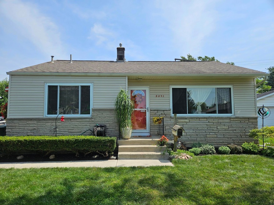 2331 Fenton St, Columbus, OH 43224 - photo 1