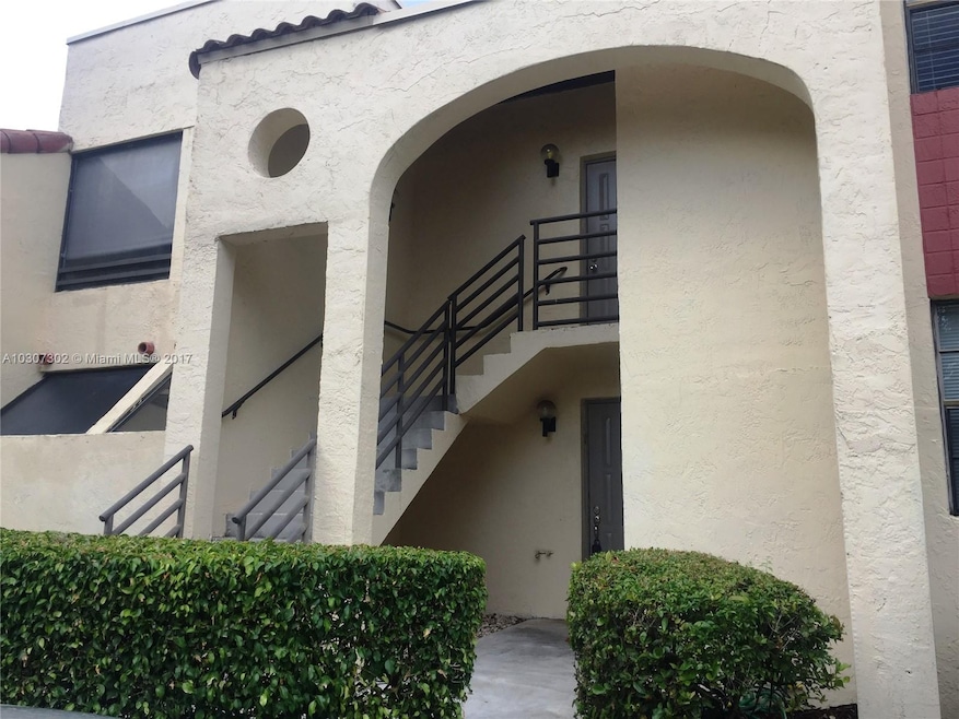 3553 Magellan Cir unit 316, Miami, FL 33180 - photo 1