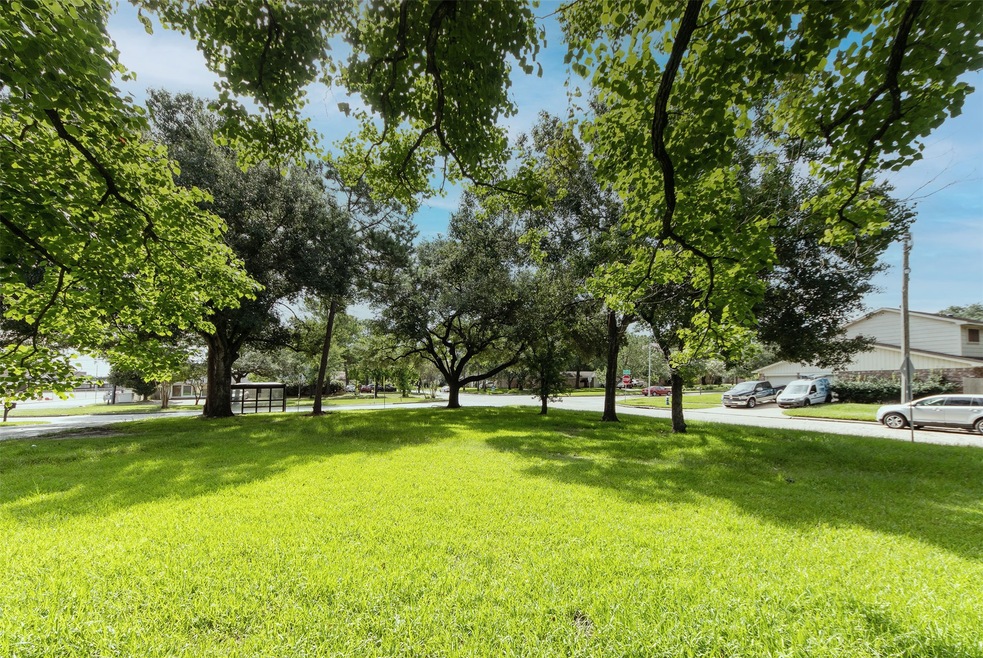 7903 Antoine Dr, Houston, TX 77088 - photo 1