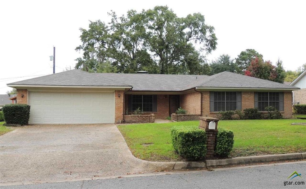 702 Jeffery Dr, Tyler, TX 75703 - photo 1