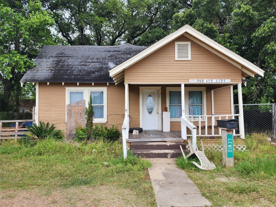 2809 Avenue F, Bay City, TX 77414 - photo 1