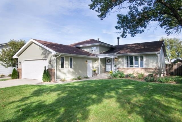 635 N Holly Ln, Griffith, IN 46319 - photo 1