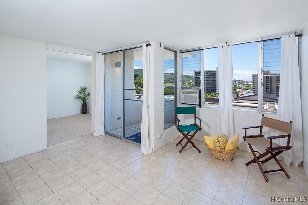 Welcome home!  Great natural light and open lanai