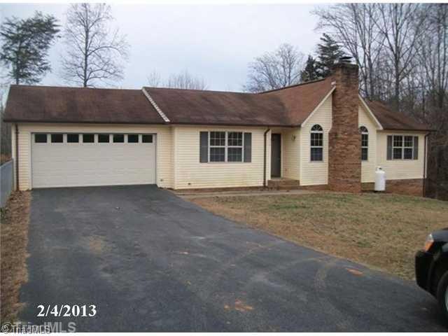 536 Holland Cir, Axton, VA 24054 - photo 1