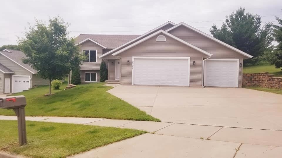 2922 Old Orchard Rd, Eau Claire, WI 54703 - photo 1