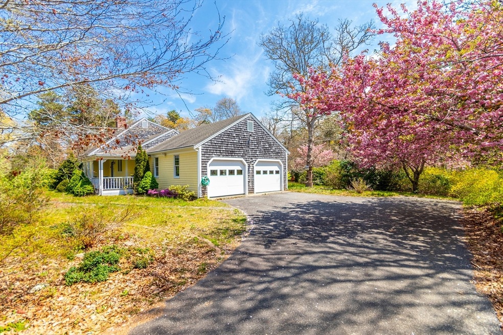 Sold $800,000 • Co-Listing Agent