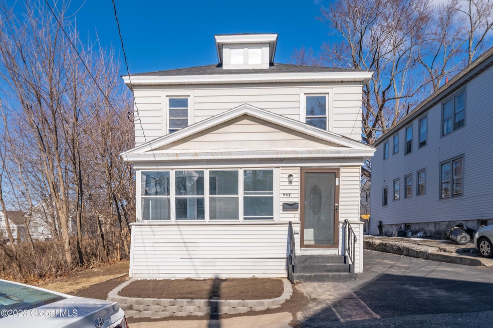 561 Clarendon St - New Front 1