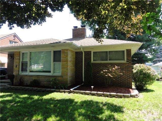 Beautiful 3 Bedroom, 2 Full Bath, Brick Home!