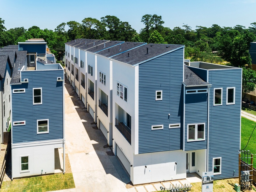 808 Fisher St unit K, Houston, TX 77018 - photo 1