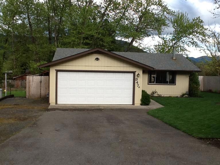 347 NW Pleasant View Dr unit A, Grants Pass, OR 97526 - photo 1