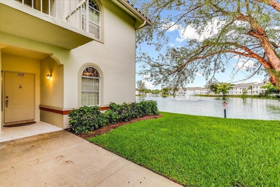 132 Cypress Point Dr unit 132, Palm Beach Gardens, FL 33418 - photo 1