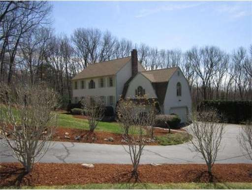 10 Crestview Dr, Mendon, MA 01756 - photo 1