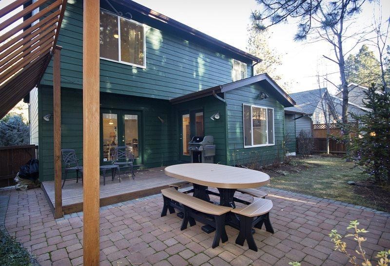 19551 Meadowbrook Dr, Bend, OR 97702 - photo 1