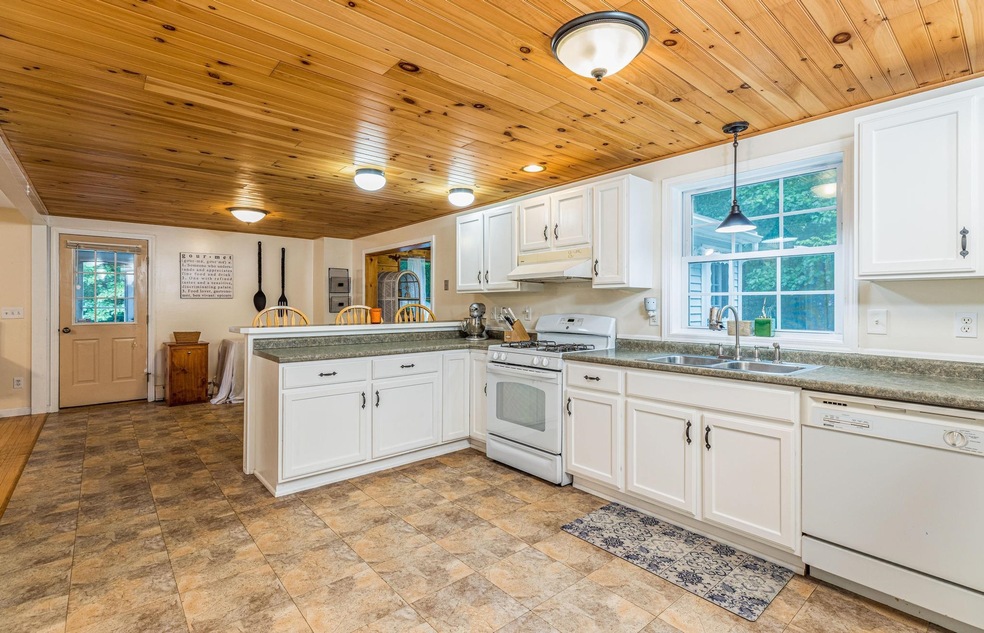 1 Laura Ln, Newton, NH 03858 - photo 1