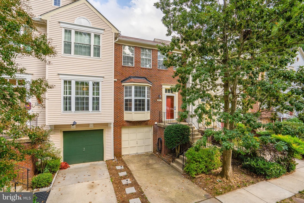 5811 Walden Commons Ct unit 125, Burke, VA 22015 - photo 1