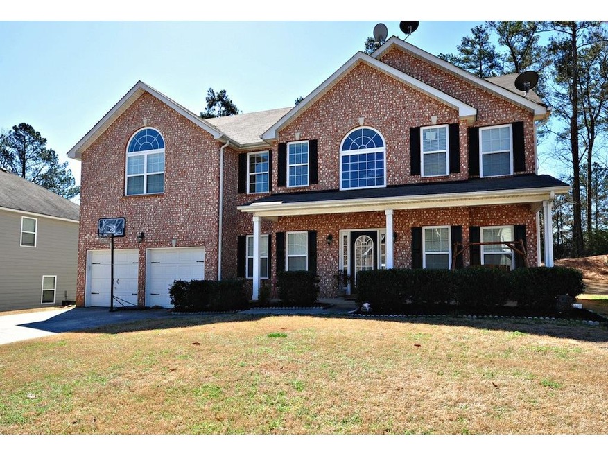 Phenomenal 6 bedroom, 3 bathroom home offers abund