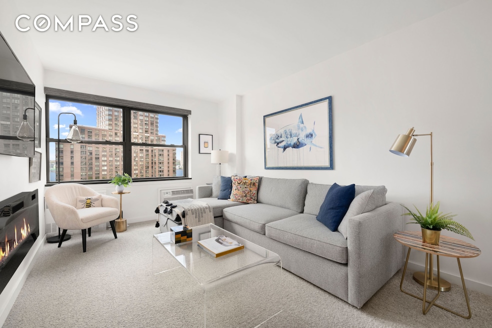 Lincoln Towers unit 11P, New York, NY 10023 - photo 1