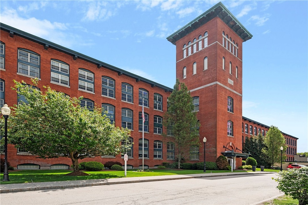 High Rocks Condominiums unit 115, North Smithfield, RI 02896 - photo 1