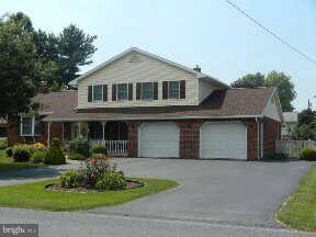 2929 Adams Dr, Chambersburg, PA 17201 - photo 1