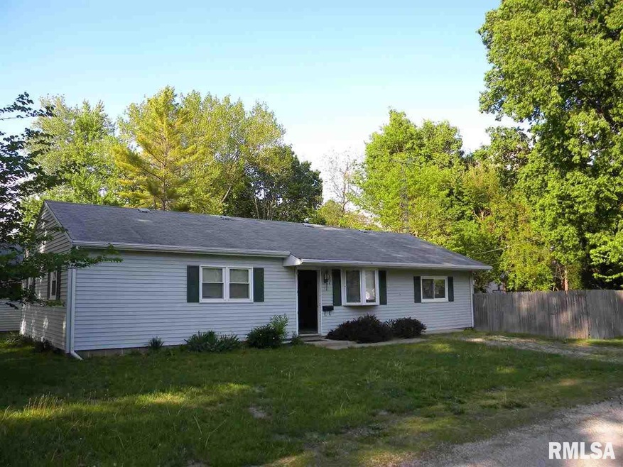 404 Center St, Lincoln, IL 62656 - photo 1