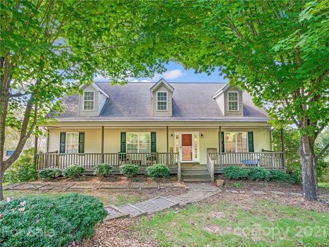 36 N Willow Brook Dr, Asheville, NC 28806 - photo 1