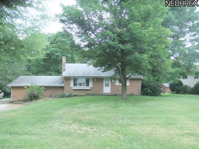 Welcome home to 259 Fairway Drive in Bath Twp, in 