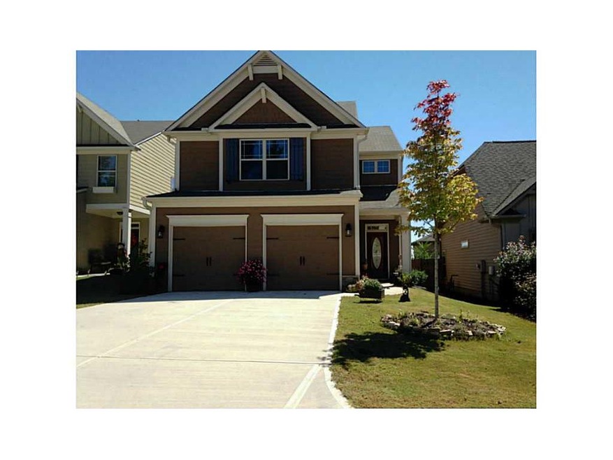 Exterior Front. Appealing exterior color for this 