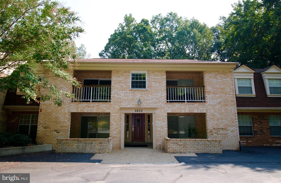 5833 Cove Landing Rd unit 301, Burke, VA 22015 - photo 1