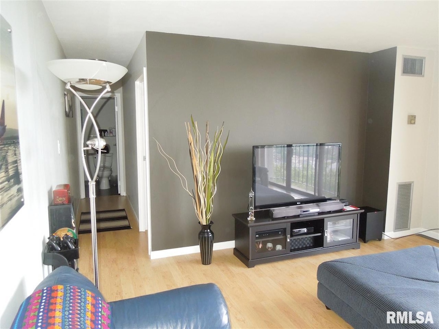 Summit Ridge Condominiums unit 8B, East Moline, IL 61244 - photo 1