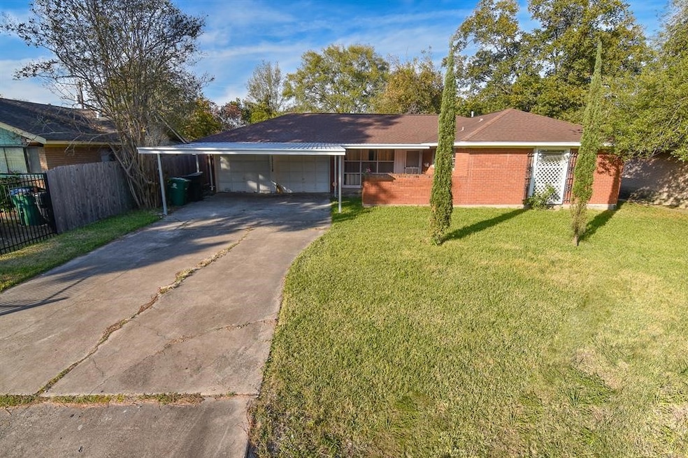 13113 Louisville St, Houston, TX 77015 - photo 1