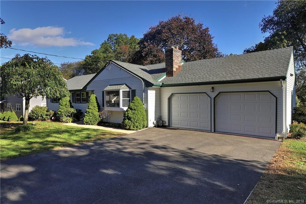 75 Hitching Post Ln, Stratford, CT 06614 - photo 1