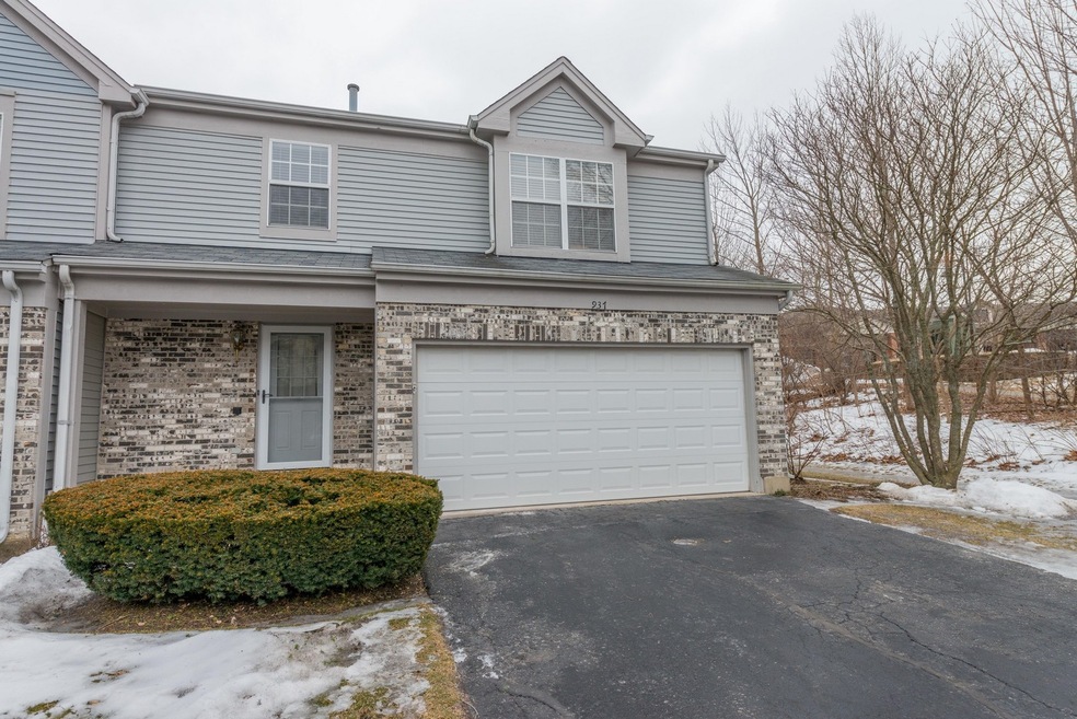 Lovely 2 Story End Unit Towhome