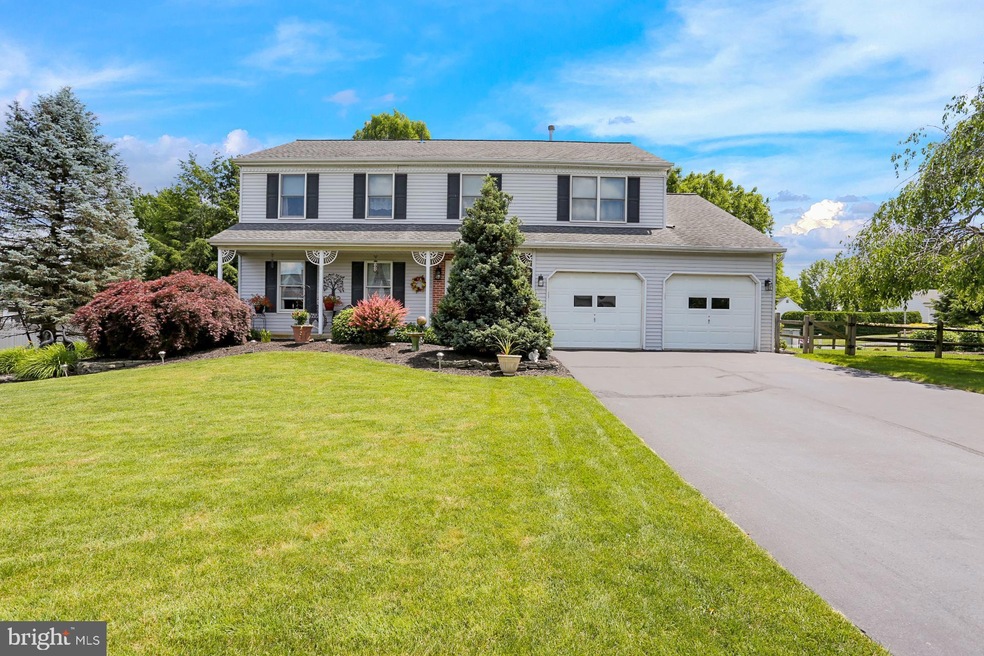 816 Beyer Ave, Reading, PA 19605 - photo 1