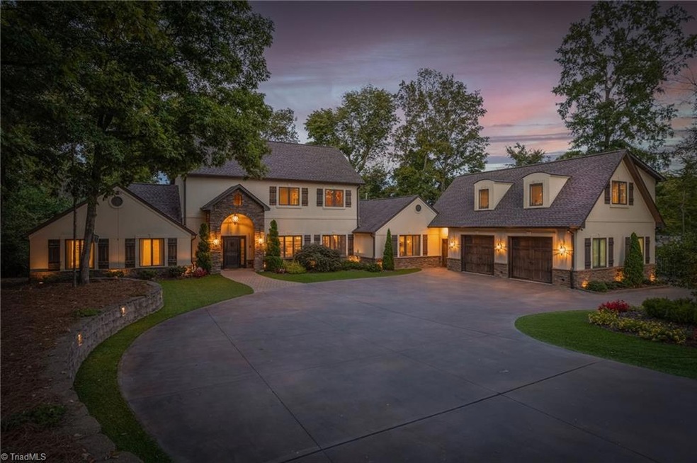 Welcome to 305 Cascade Drive!