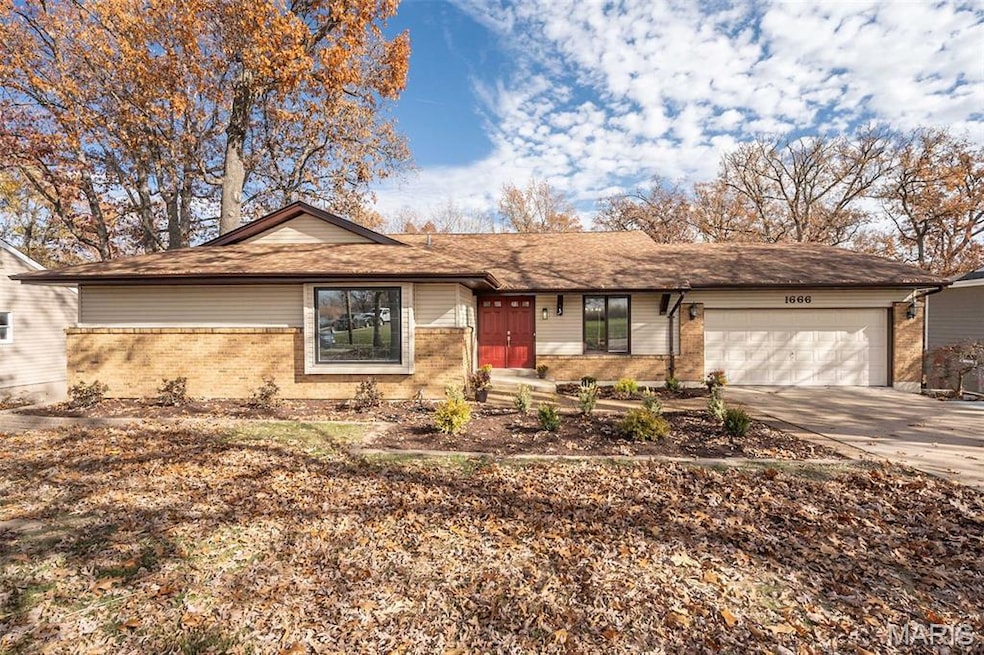 1666 Old Baxter Rd, Chesterfield, MO 63017 - photo 1