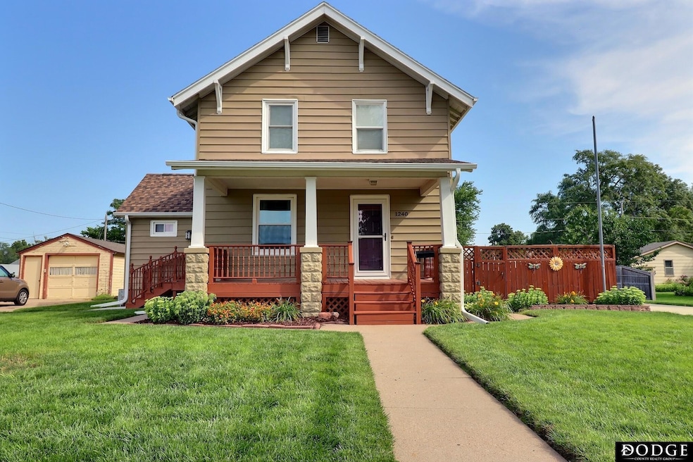 1240 E Dodge St, Fremont, NE 68025 - photo 1