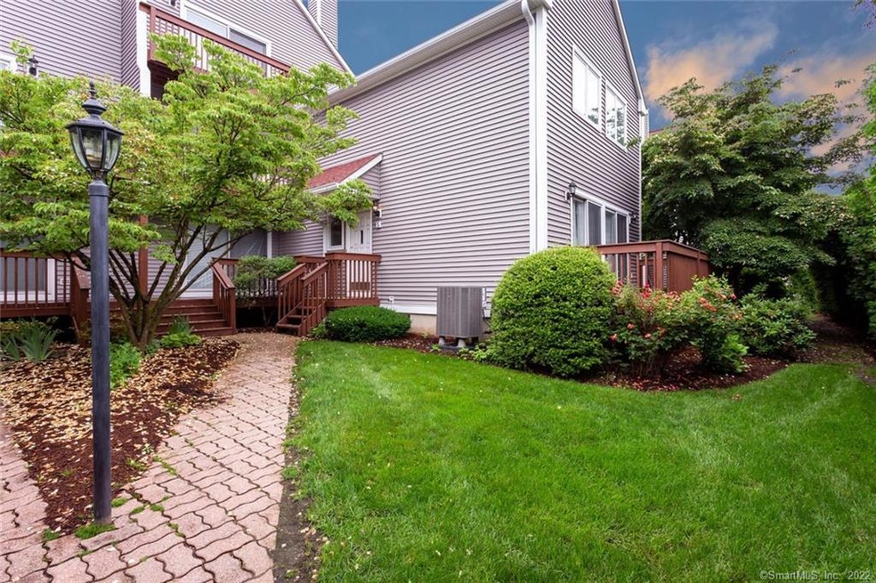 1204 Hope St unit 5, Stamford, CT 06907 - photo 1