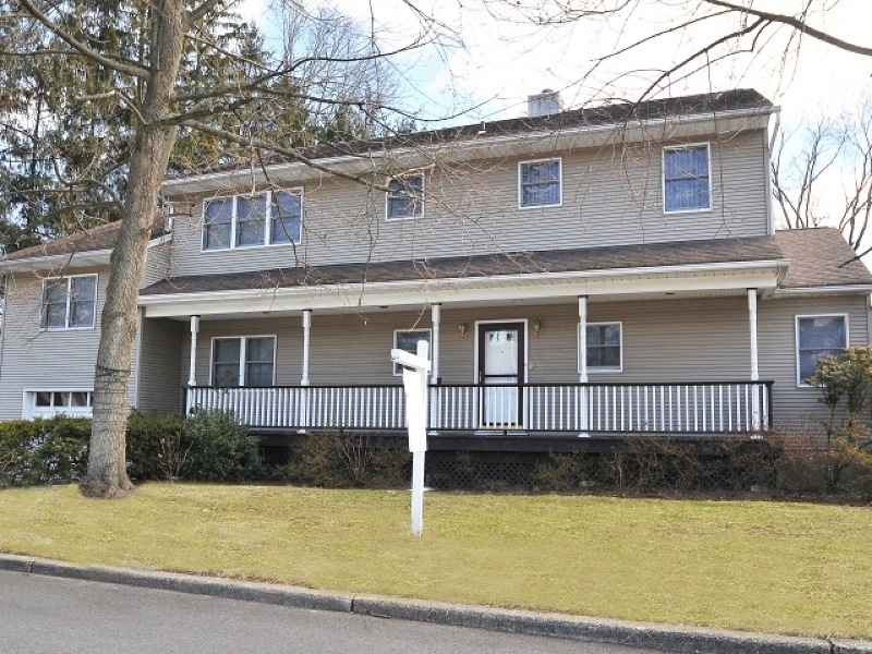 352 Bradley Ave, Northvale, NJ 07647 - photo 1