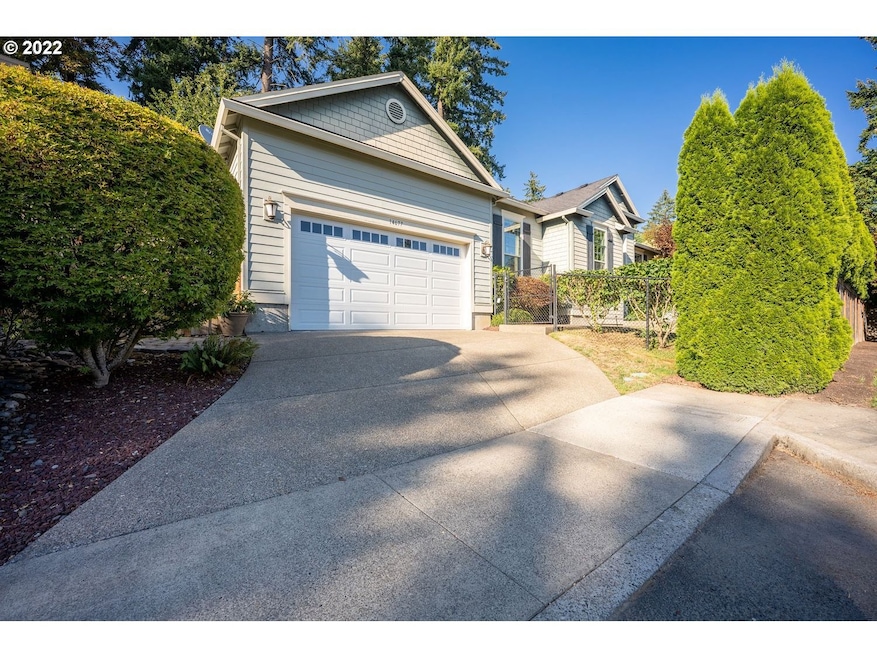 14677 SE Island Woods Ct, Clackamas, OR 97015 - photo 1