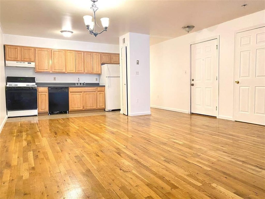 136 Morris St unit 2, Jersey City, NJ 07302 - photo 1