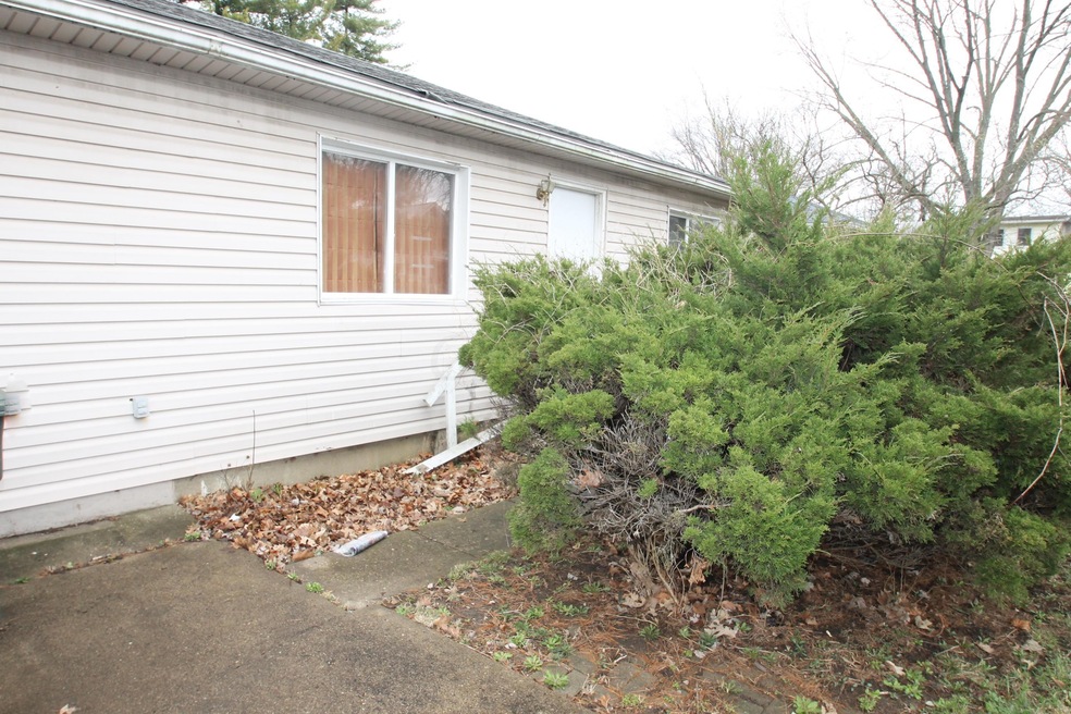 903 Rarig Ave